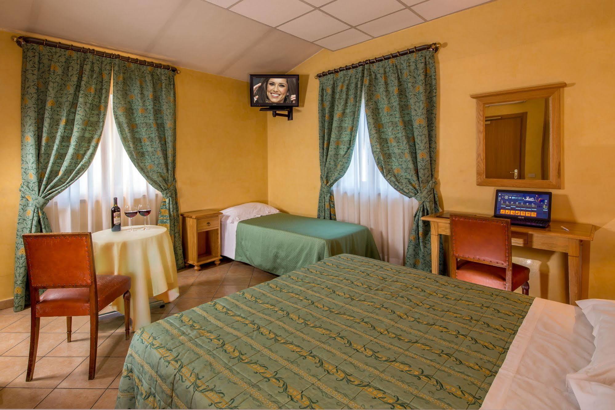 Hotel Fidene Rome Bagian luar foto